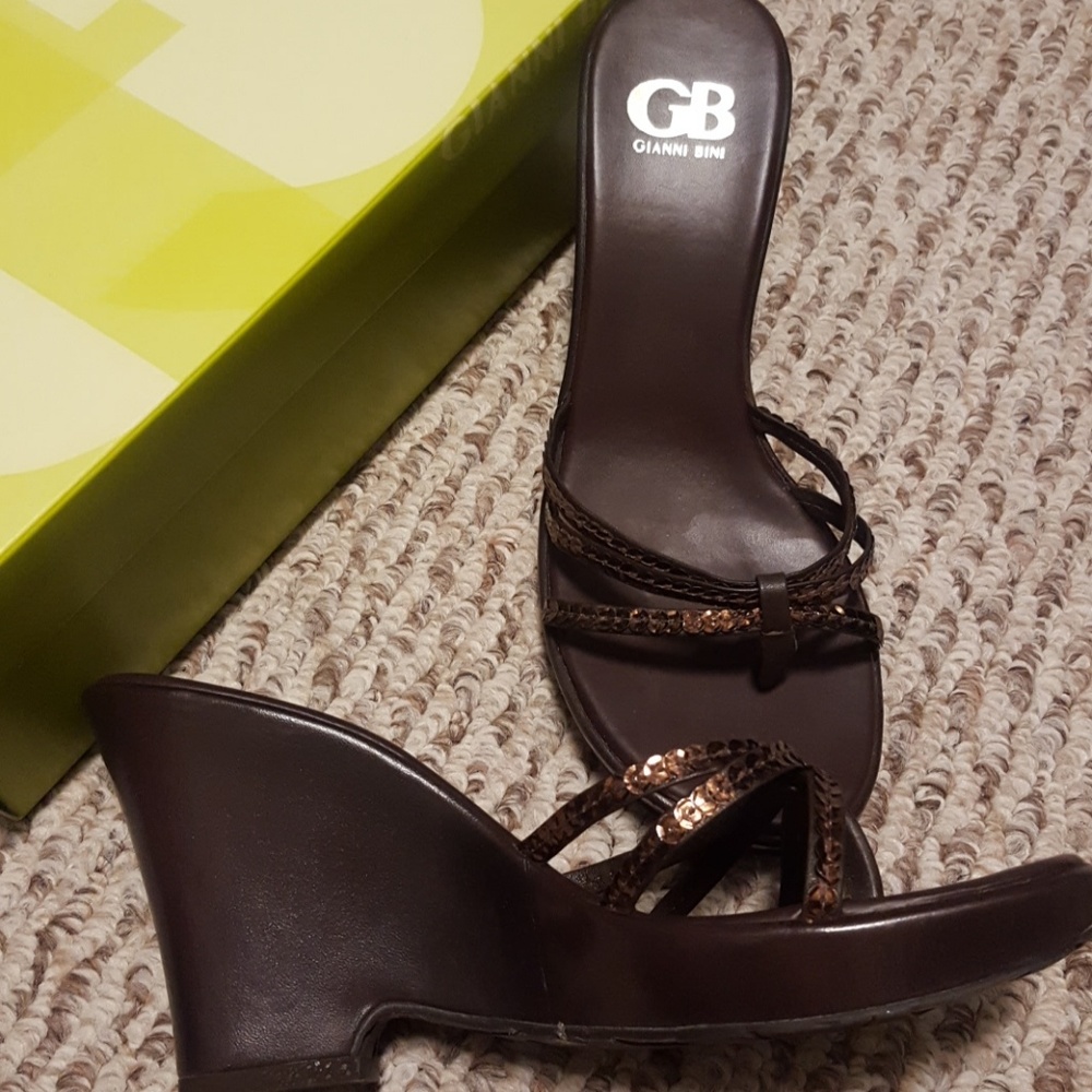 Gianni Bini women's sandal wedges